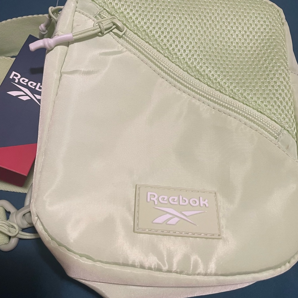 💚 REEBOK- ARIANA CROSSBODY BAG 💚